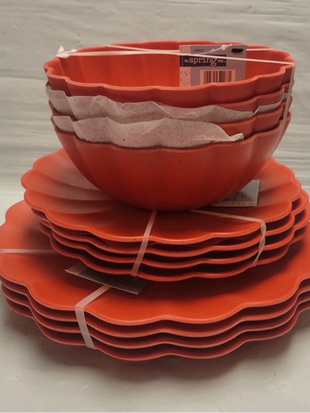 Hobby Lobby 12pc Melamine Red Flower Shaped Dinner, Salad Plates, Bowls Holiday